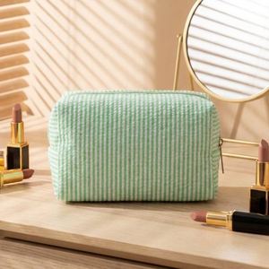 Pochette de voyage moderne brodée à rayures grande capacité, sac de rangement portable en tissu pour articles de toilette, idéal pour les cadeaux de bienvenue - Product Image 2