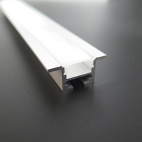 Profilé LED en aluminium de haute qualité pour éclairage linéaire encastré, avec coque anti-jaunissement en PC, idéal pour les vitrines commerciales et de détail