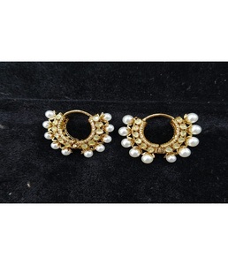 Pendientes de Perlas con Baño de Oro de Primera Calidad para Mujer, Joyería de Moda, Diseño Ligero para Uso Diario y Bodas - Product Image 1