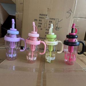 Gobelet en plastique grande capacité avec poignée et paille, idéal pour les boissons fraîches d'été, fabriqué en usine, design mignon - Product Image 1