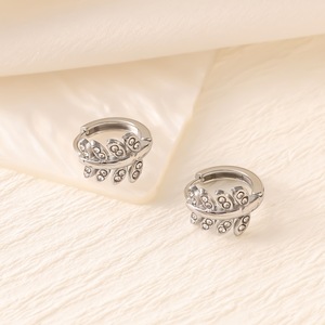 Serie de Aretes de Acero Inoxidable con Incrustaciones de Circonio, Diseño de Corazón, Cruz y Mariposa, Oro de 18K, Antidesvanecimiento, Elegantes, para Mujer, San Valentín, Festividades - Product Image 3