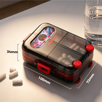 Boîte à pilules de voyage pliable 7 compartiments, format poche, design valise, multicolore, pour rangement de médicaments, vente en gros