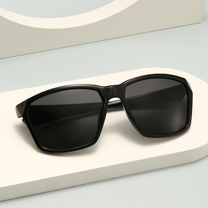 Wholesale Unisex Sports UV400 Polarized Fashion Mirrored Custom Logo Plastic <b>Sunglasses</b> 2022 in 10 Colors - Product Image 6