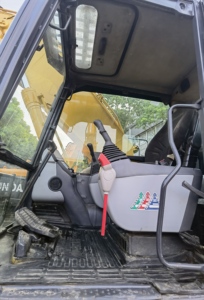 รถขุดมือสอง Komatsu PC200 ระบบไฮดรอลิก ขนาด 20 ตัน สมรรถนะเสถียร ใช้งานน้อย บำรุงรักษาอย่างดี ขาย - Product Image 6