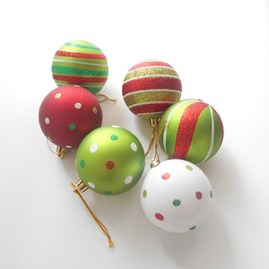 Boules <span class=keywords><strong>de</strong></span> Noël vertes <span class=keywords><strong>Grinch</strong></span> peintes mat, boules en plastique électro-plaqué pour la décoration <span class=keywords><strong>de</strong></span> l'arbre <span class=keywords><strong>de</strong></span> Noël - Product Image 3