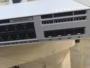 Commutateur réseau Gigabit empilable d'origine 48 ports PoE+ <span class=keywords><strong>9200L</strong></span> C9200L-24P-<span class=keywords><strong>4G</strong></span>-E avec SNMP QoS et fonctionnalités améliorées - Product Image 2