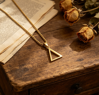 Collier triangulaire en acier inoxydable étanche, plaqué or 18 carats, pendentif géométrique creux, chaîne maille gourmette, bijoux unisexe, cadeau