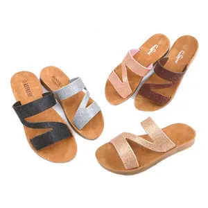 Großhandel Sommer Frauen Hausschuhe PVC verschiedene Stile Frauen Sandalen mit Glitzer