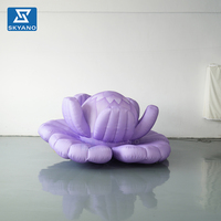 Modèle gonflable de fleur personnalisée de forme spéciale, couleur violette, pour la décoration extérieure de parcs, de roadshows et de marketing de marque romantique
