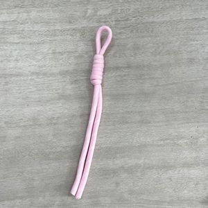 Porte-clés en macramé tressé en polyester fait main pour femmes - Breloques de sac en corde style bohème, plusieurs couleurs pour décorations de sacs à main - Product Image 3