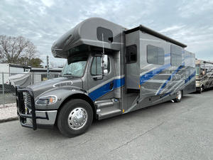 LA MEJOR OFERTA, Autocaravana Económica, RV <span class=keywords><strong>Camper</strong></span> Usada, Renegade Valencia 38RB 2021 de Lujo, Usada para Acampar - Product Image 2