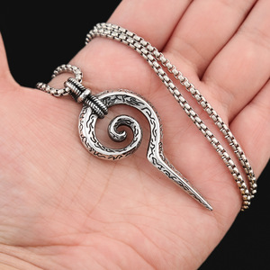 Gioielli gotici personalizzati Rune regalo Design tribale Non appannato in acciaio inox corno a spirale maschile vichingo Punk collana pendente - Product Image 5