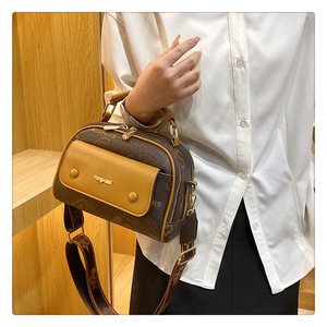 Nueva tendencia de moda de la versión coreana de gran capacidad femenina del bolso de hombro de cuero suave resistente al desgaste de lujo ligero Simple - Product Image 5
