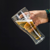 Tasse en verre à double paroi en forme de bouteille de bière à l'envers de taille différente pour les verres à boire de bière et de vin