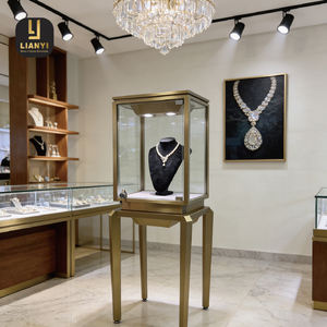 Vitrine de qualité muséale haut de gamme, sur mesure, intégrant une éclairage de sécurité avancé et une esthétique élégante pour les maisons de vente aux enchères - Product Image 3