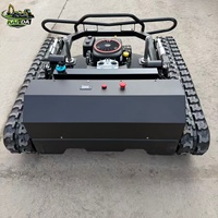 Broyeur à fléaux polyvalent monté sur chenilles industrielles avec moteur monocylindre et système d'attache rapide pour diverses machines porteuses