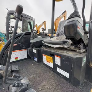 Mini-excavatrice hydraulique Komatsu PC30 avec système CLSS, 24,4 CV pour les travaux de construction en espaces restreints - Product Image 3