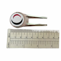 Outil de réparation simple avec logo personnalisé Fourche de golf en métal Fixateur d'herbe Outil de divot Technique d'estampage