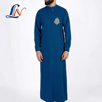 Qamis Lanna Bleu pour Homme, Col Montant, Manches Longues, Broderie Poitrine, Coupe Ample, Style Islamique Saoudien, Jubba Kaftan Maxi Robe