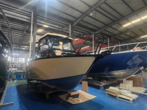 Barco de Pesca de <span class=keywords><strong>6</strong></span>.25 <span class=keywords><strong>Metros</strong></span> con Cabina Central Abierta, Embarcación de Aluminio de 21 Pies, Yate de Recreo Marítimo con Pasarela - Product Image 1