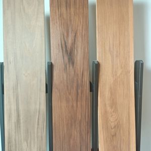 Prix des planches Thermowood/Panneau de bois carbonisé en bois Thermowood de pin pour la décoration intérieure du panneau mural de la maison - Product Image 1