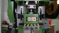 Presse mécanique multi-tonnages de 60T à 110 tonnes pour le poinçonnage progressif, personnalisable