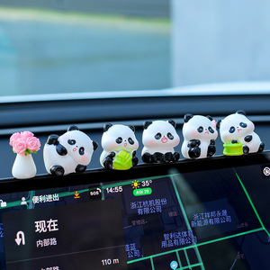 Ensemble Mini Panda en résine, décorations pour tableau de bord de voiture, ornement de panneau de console centrale de dessin animé pour la décoration intérieure automobile - Product Image 3