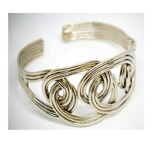 Bracelet en forme d'étoile fait à la main pour femmes, multicouche, grande manchette en métal, bijoux cadeau - Product Image 1