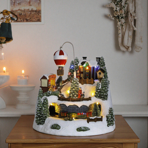 Décoration <span class=keywords><strong>de</strong></span> village <span class=keywords><strong>de</strong></span> Noël lumineuse avec montgolfière et train animé, alimentée par piles, pour table, idéale comme cadeau <span class=keywords><strong>de</strong></span> fêtes - Product Image 2