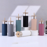 Nouvelle bouteille à boire personnalisée de 17oz écologique, bouteille d'eau en verre Borosilicate réutilisable avec manchon en silicone/couvercle en bambou