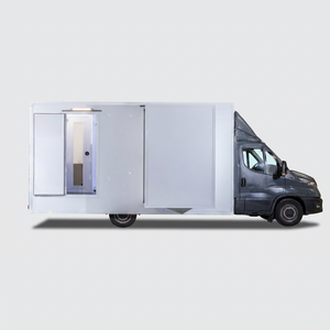 Camionnette mobile de restauration en acier inoxydable blanc motorisée avec compartiments isolés pour la livraison d'aliments surgelés et la restauration de rue - Product Image 1