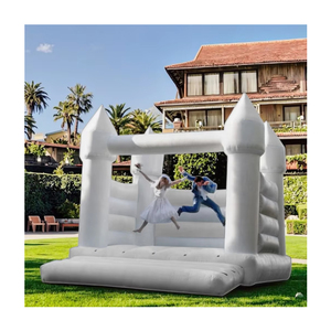Château gonflable de mariage personnalisé blanc, certification CE, matériau PVC de 0,55 mm d'épaisseur, installation facile pour les événements festifs - Product Image 1