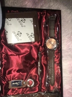 Coffret Cadeau d'Affaires Tendance 2026 pour Hommes Incluant Montre, Portefeuille, Porte-clés et Coffret Parfum – Cadeau Signature Fête des Pères Anniversaire