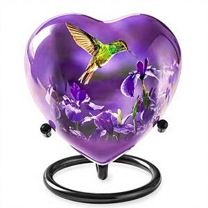 Urne funéraire décorative en aluminium en forme de cœur avec colibris violet en vol, avec support métallique et boîte en velours offerte - Product Image 6