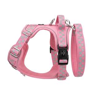 Harnais pour chien en maille réfléchissante, respirant, anti-traction, à enfiler, laisse pour chiot, réglable, maille douce réfléchissante pour chiens de petite et moyenne taille - Product Image 1
