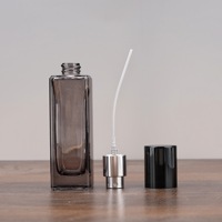 Flacon vaporisateur de parfum unique 30 ml en verre haut de gamme, format voyage, distributeur d'échantillons de parfum vide exquis, forme carrée allongée
