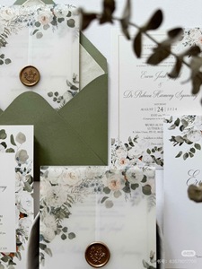 Invitaciones de Boda Elegantes en Papel Vitela Translúcido Premium con Impresión en Vainilla, Logotipo Personalizable y Estampado en Lámina - Product Image 2