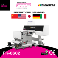 Máquina de impresión DTF de doble cabezal FK-0602, agitación automática de tinta blanca, sistema de recogida de doble motor para impresión por transferencia en prendas.