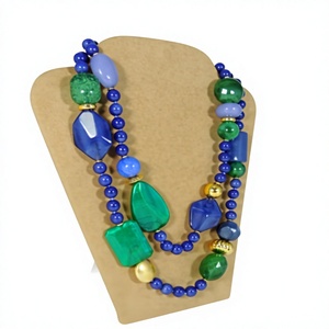 Colliers de perles de taille personnalisable pour femmes bijoux de mode en acrylique Style ange meilleur Design charme en résine personnalisé Offre Spéciale en gros - Product Image 1