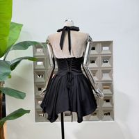 Nouvelle Robe Courte Fluffy Été 2026 à Col Halter et Taille Irrégulière avec Dos Nu