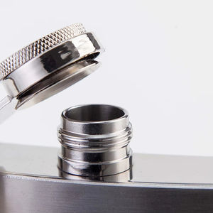 Bouteille isotherme en cuir grande capacité 8oz avec aérateur, en acier inoxydable 304, mini flacon à whisky et vin pour le camping et les cadeaux - Product Image 4