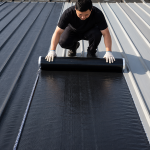 Lámina de Reparación para Techos de Lámina de Hierro de 1.2 mm, Superficie de Papel de Aluminio de Alta Adhesión, Protección UV, Membrana Autoadhesiva Impermeable - Product Image 5