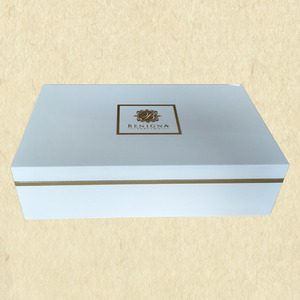 Boîte cadeau en bois sur mesure 28x16.7x8cm, estampage à chaud or et argent pour emballage de parfums, bijoux et thé - Product Image 3