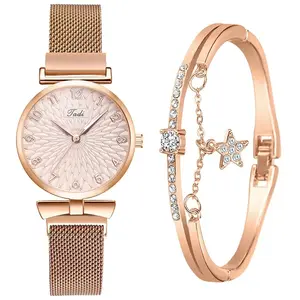 Campioni gratuiti 2 pezzi orologi da polso al quarzo da donna Star Crystal Rose Gold Set di orologi da polso da donna