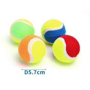 Palla da tennis in gomma espansa, leggera e resistente, ideale per allenamento e divertimento all'aperto e al chiuso. - Product Image 1