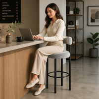 Tabourets de bar modernes en velours avec pieds en métal noir pour îlot de cuisine et mobilier de bar