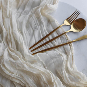 Mariages d'hiver Chemin de table en mousseline de soie tissée à rayures Coureurs inspirés de la neige - Product Image 6