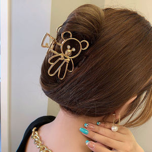 <span class=keywords><strong>Ours</strong></span> en alliage creux en trois dimensions Pince à cheveux pour fille 10cm Large Metal Imitation Pearl Shark Clip Elegant Simple Hair Claw - Product Image 2