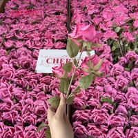 DC344 Nouvelle rose artificielle en soie à 3 têtes, rose artificielle fuchsia poussiéreuse pour arrangement floral de mariage, centre de table, vente en gros