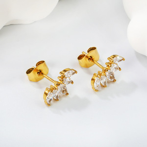 ต่างหูแฟชั่นรูปดอกไม้ประดับเพชรหลากสีแบบหนามเตย สำหรับงานปาร์ตี้ เหมาะสำหรับผู้หญิง ทำจากโลหะผสมสังกะสี - Product Image 2